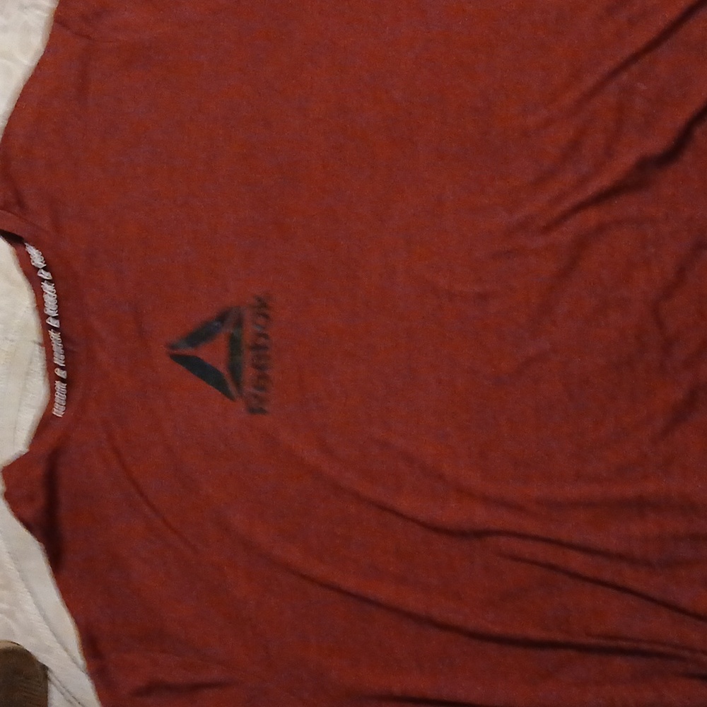 Maroon tee shirt long sleeve